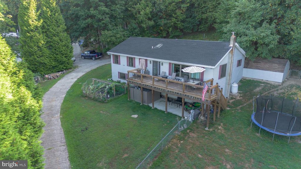 11113 CRYSTAL FALLS DR, Smithsburg, MD 21783