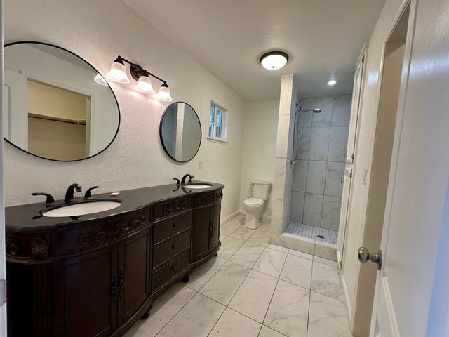 3030 W Orchard Avenue, Visalia, CA 93277