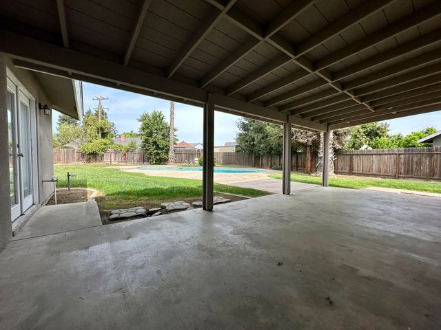 3030 W Orchard Avenue, Visalia, CA 93277