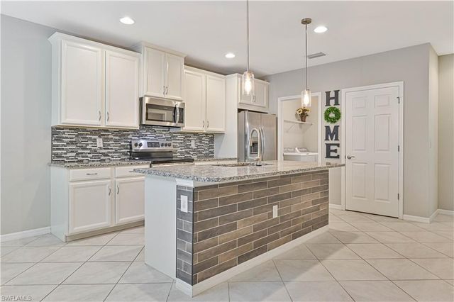 4390 Dutchess Park RD, Fort Myers, FL 33916