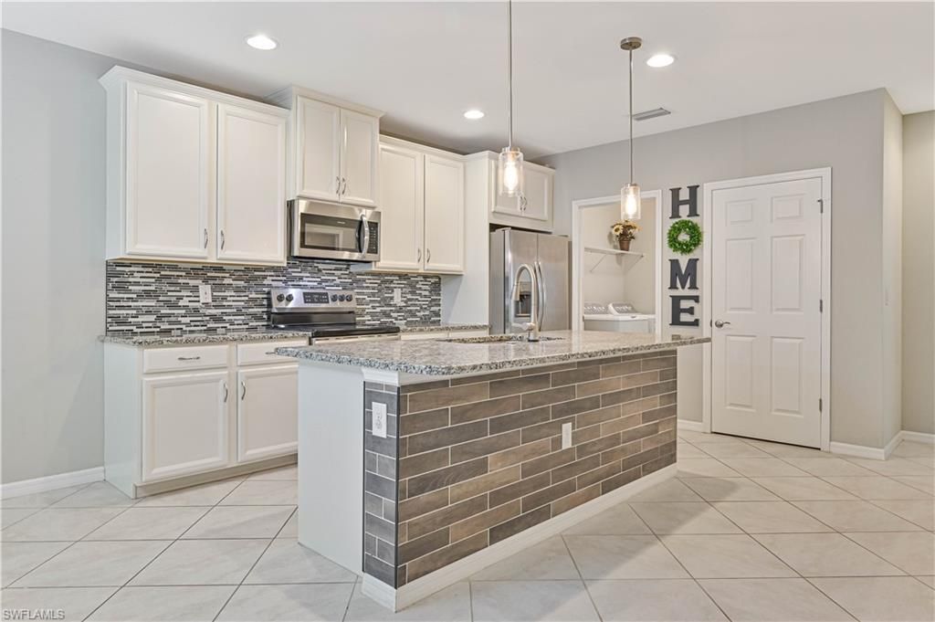 4390 Dutchess Park RD, FORT MYERS, FL 33916 — photo 3