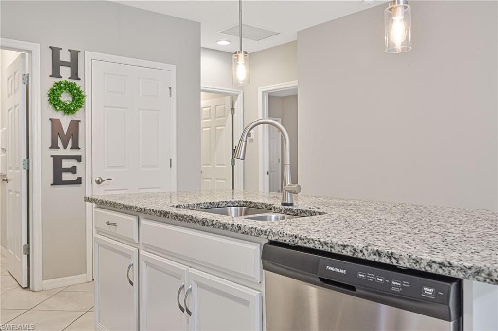 4390 Dutchess Park RD, FORT MYERS, FL 33916 — photo 4