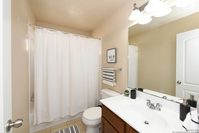 1119 Pinnacle Fls, San Antonio, TX 78260