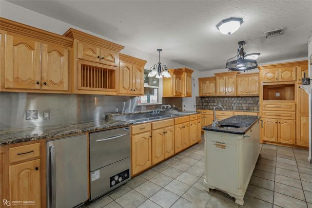 1902 Mccutcheon Avenue, Shreveport, LA 71108