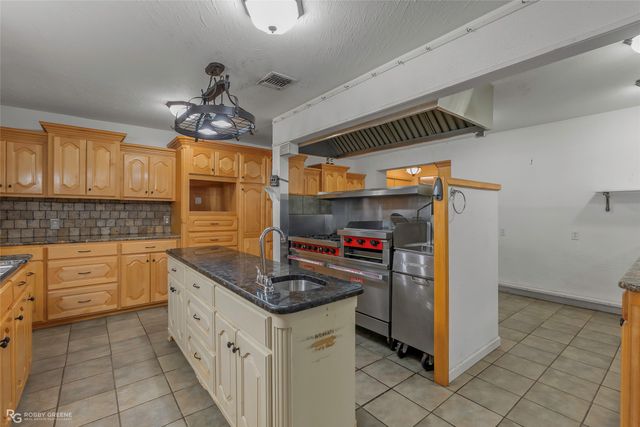 1902 Mccutcheon Avenue, Shreveport, LA 71108