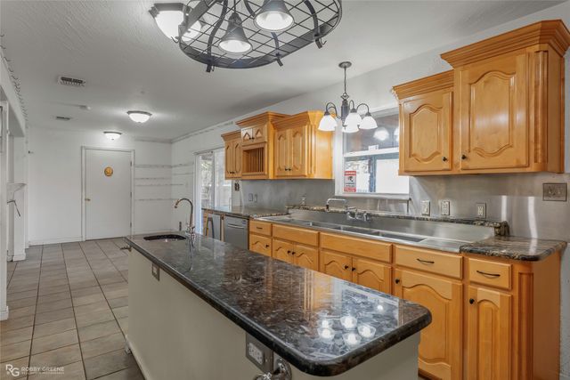 1902 Mccutcheon Avenue, Shreveport, LA 71108