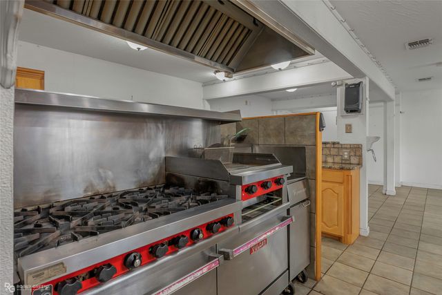 1902 Mccutcheon Avenue, Shreveport, LA 71108