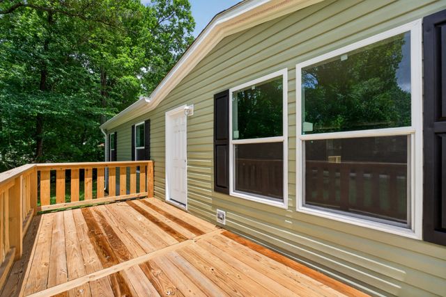 665 Camp Belle Air Rd, Sparta, TN 38583