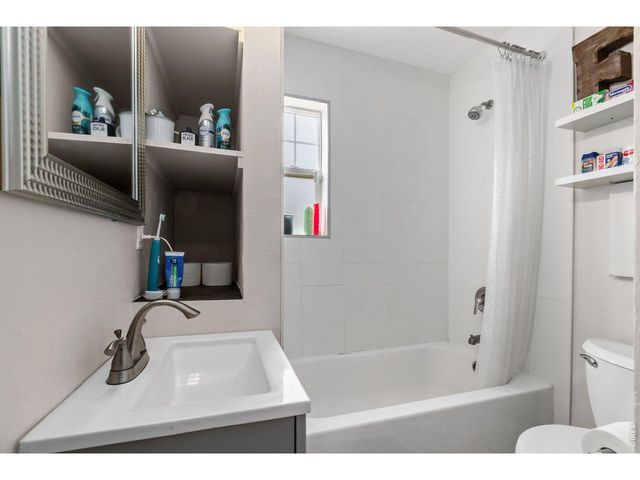 2201 Pontiac St, Denver, CO 80207