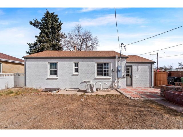 2201 Pontiac St, Denver, CO 80207