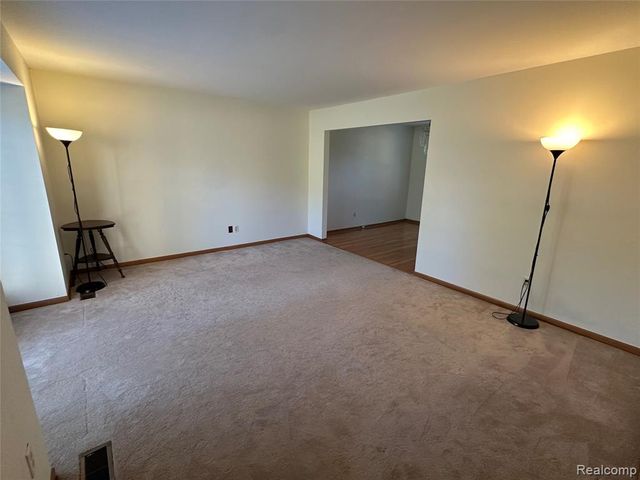1339 Prosper Drive, Troy, MI 48098