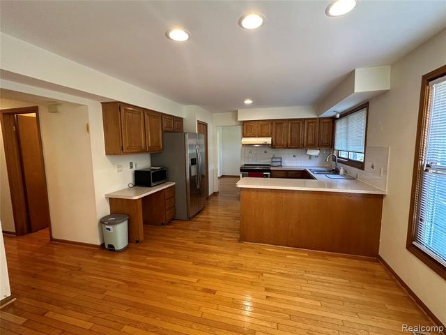1339 Prosper Drive, Troy, MI 48098