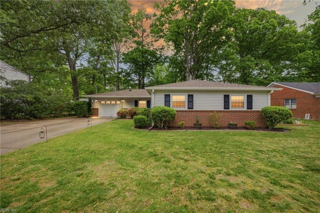 18 Ridgewood PW, Newport News, VA 23608