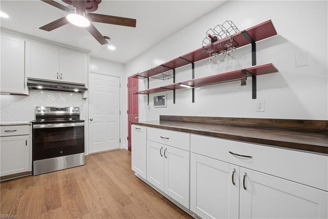 18 Ridgewood PW, Newport News, VA 23608