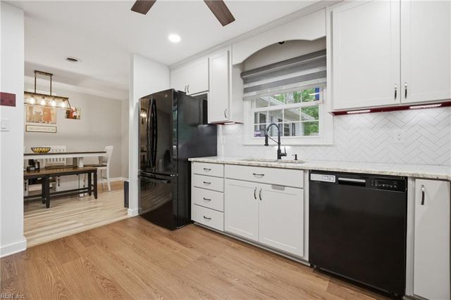 18 Ridgewood PW, Newport News, VA 23608