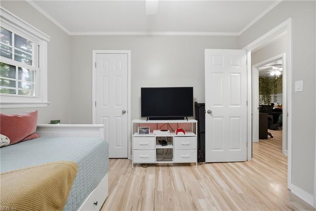 18 Ridgewood PW, Newport News, VA 23608