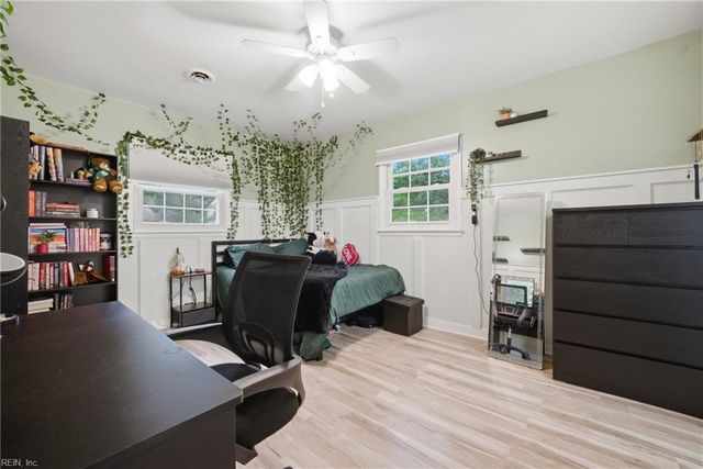 18 Ridgewood PW, Newport News, VA 23608