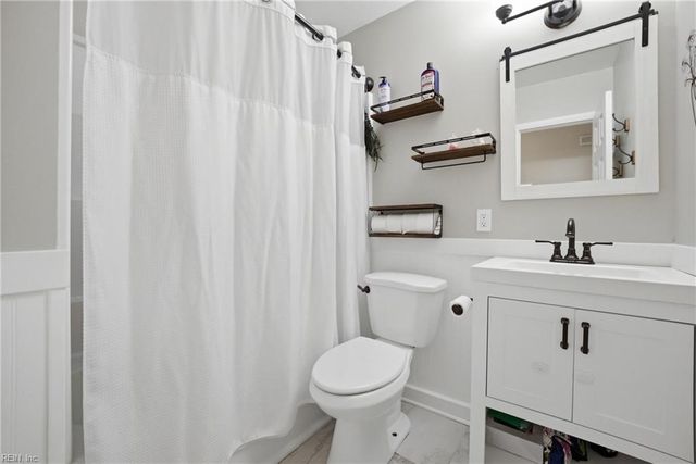 18 Ridgewood PW, Newport News, VA 23608