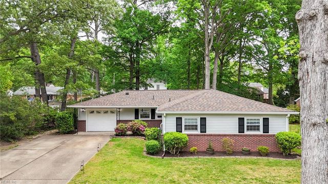18 Ridgewood PW, Newport News, VA 23608