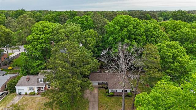 18 Ridgewood PW, Newport News, VA 23608