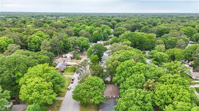 18 Ridgewood PW, Newport News, VA 23608