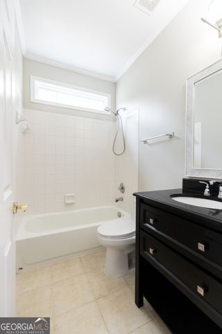 1038 Island View Court, Buford, GA 30518