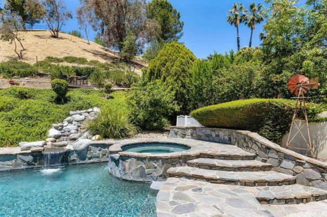 24625 Gilmore Street, West Hills, CA 91307