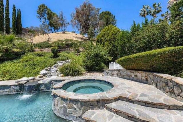 24625 Gilmore Street, West Hills, CA 91307