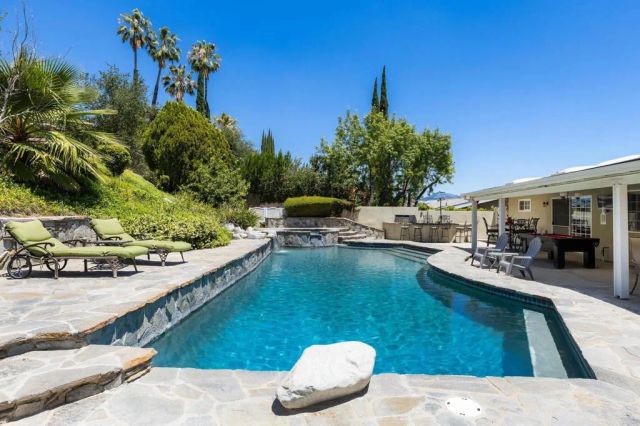 24625 Gilmore Street, West Hills, CA 91307