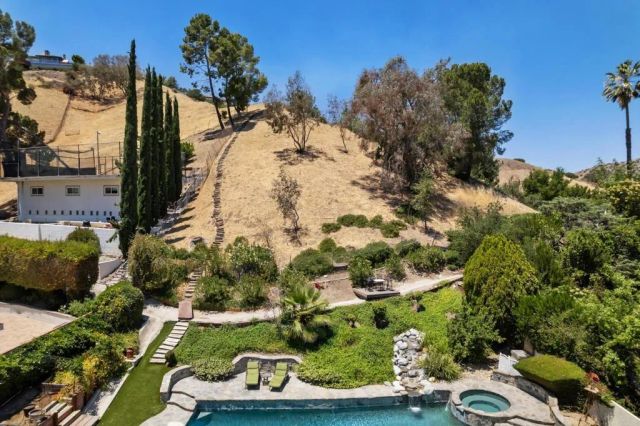 24625 Gilmore Street, West Hills, CA 91307