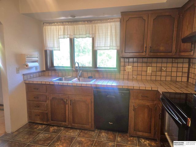 1103 HAPPY HOLLOW Court, Plattsmouth, NE 68048