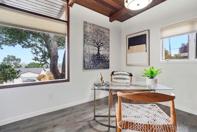 18 Hillbarn Court, San Mateo, CA 94403