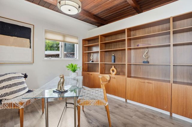 18 Hillbarn Court, San Mateo, CA 94403