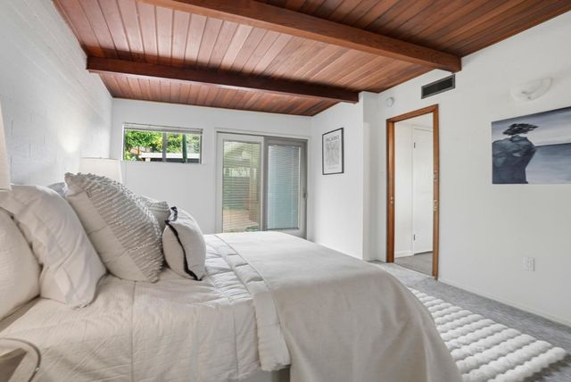 18 Hillbarn Court, San Mateo, CA 94403