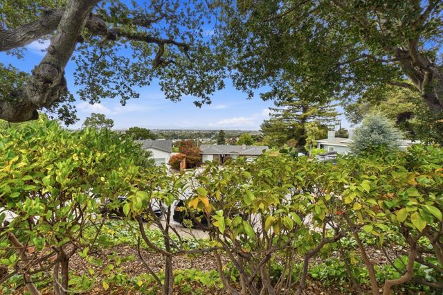 18 Hillbarn Court, San Mateo, CA 94403