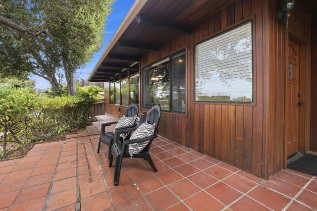 18 Hillbarn Court, San Mateo, CA 94403
