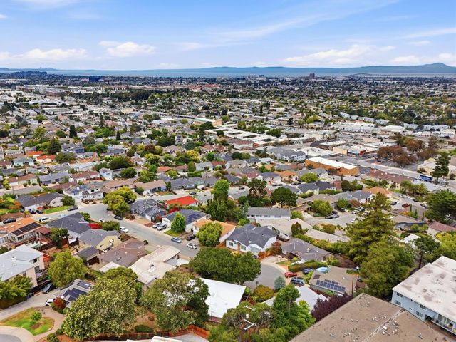 18 Hillbarn Court, San Mateo, CA 94403