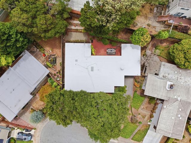 18 Hillbarn Court, San Mateo, CA 94403
