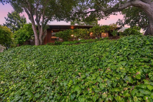 18 Hillbarn Court, San Mateo, CA 94403