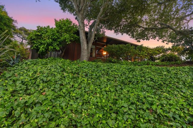 18 Hillbarn Court, San Mateo, CA 94403