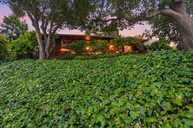 18 Hillbarn Court, San Mateo, CA 94403