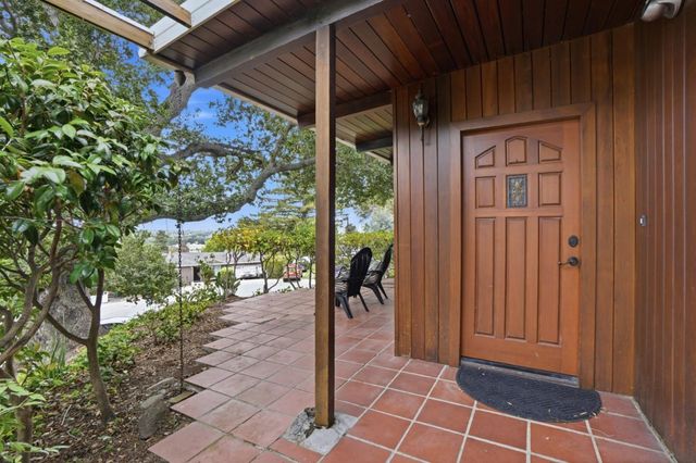 18 Hillbarn Court, San Mateo, CA 94403