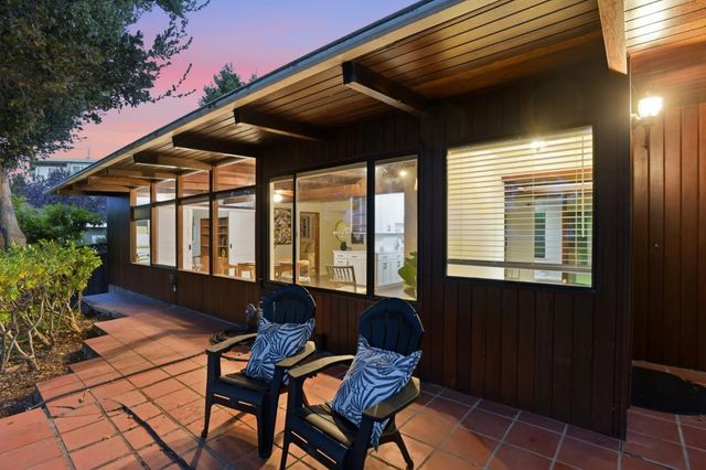 18 Hillbarn Court, San Mateo, CA 94403