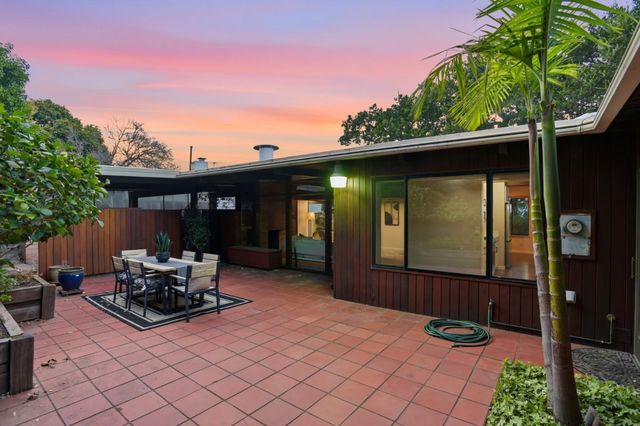 18 Hillbarn Court, San Mateo, CA 94403