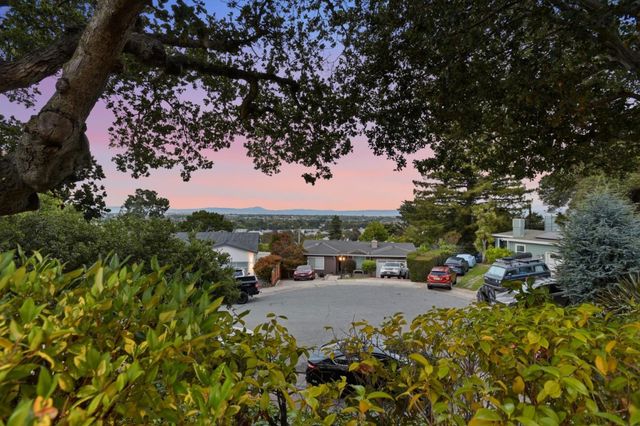 18 Hillbarn Court, San Mateo, CA 94403