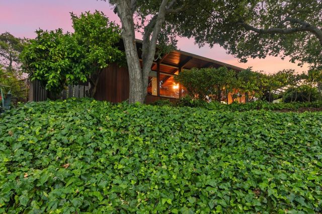 18 Hillbarn Court, San Mateo, CA 94403