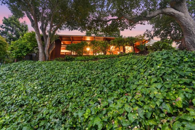 18 Hillbarn Court, San Mateo, CA 94403