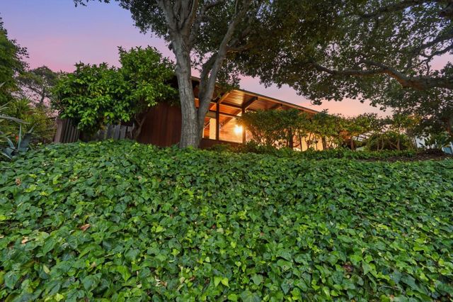 18 Hillbarn Court, San Mateo, CA 94403