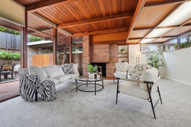 18 Hillbarn Court, San Mateo, CA 94403