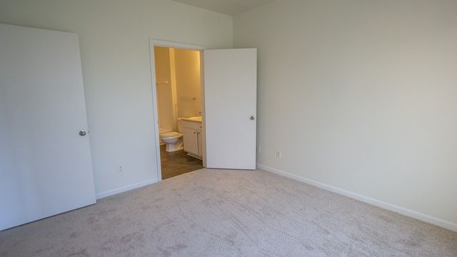 4261 NE Meadow Creek Circle 306, Fayetteville, AR 72703